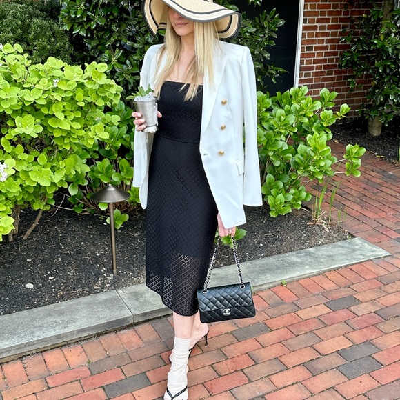 Club Monaco Dresses & Skirts - Club Monaco Geo Lace Dress size 6